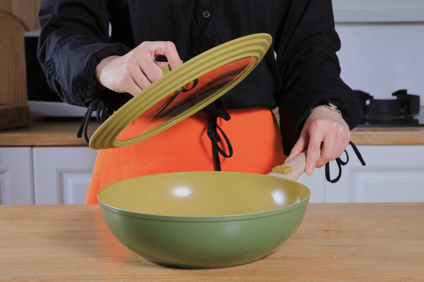 AmVegan wok with removable handle, suitable for oven and all types of cookers, including induction