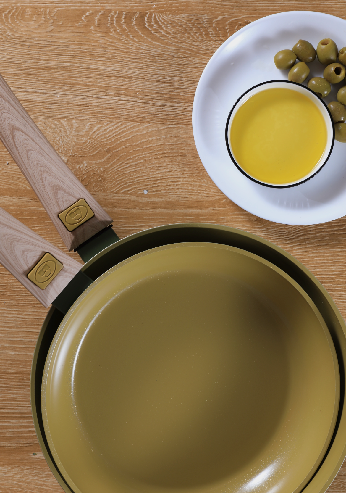 Premium extra virgin arbequina olive oil 100% AmVegan Oil 250 ml