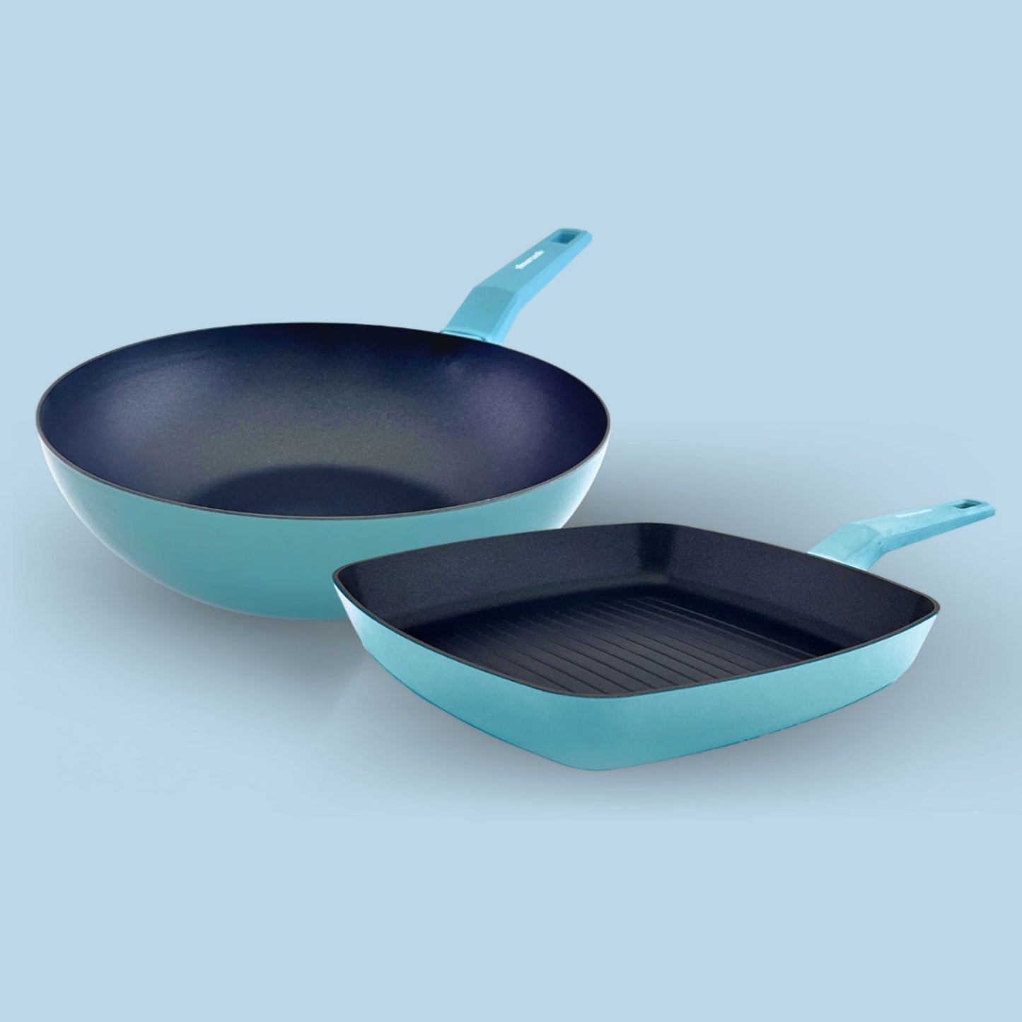 Pack de wok + grill COLORS azul cielo, aptos para todo tipo de cocina incluso inducción