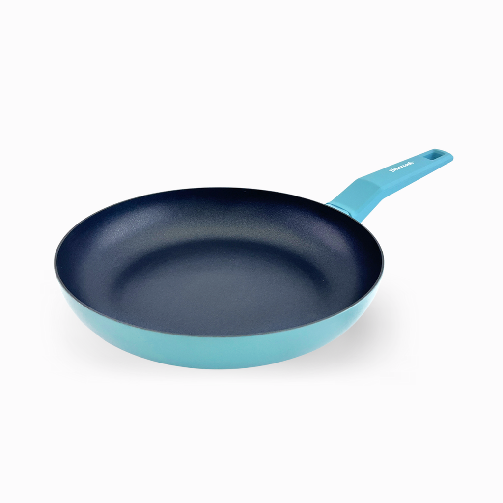 Juego de 3 sartenes COLORS azul cielo de 20, 24 y 28 cms Ø, aptas para todo tipo de cocina incluso inducción