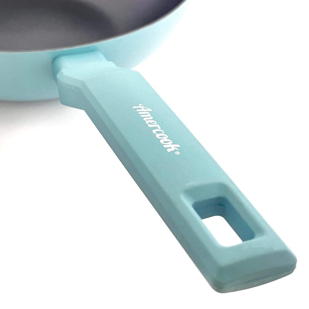 Sky blue COLORS wok, suitable for all types of cookers including induction