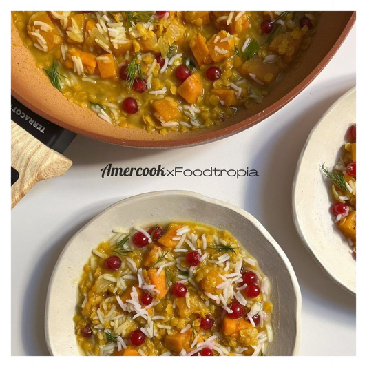 Curry de lentejas rojas con arroz y grosellas de la mano de @foodtropia