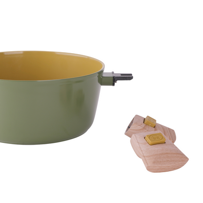 AmVegan saucepan with removable handles, suitable for oven and all types of cookers, including induction 