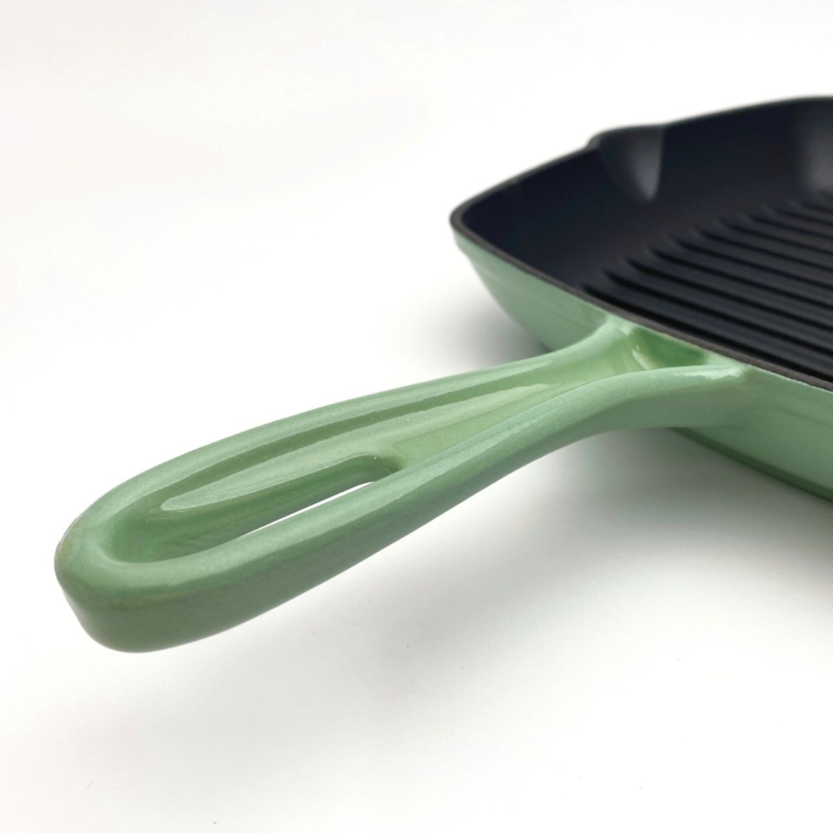 Cast Iron grill and saucepan set made of turquoise green cast iron, suitable for ovens and all types of kitchens 