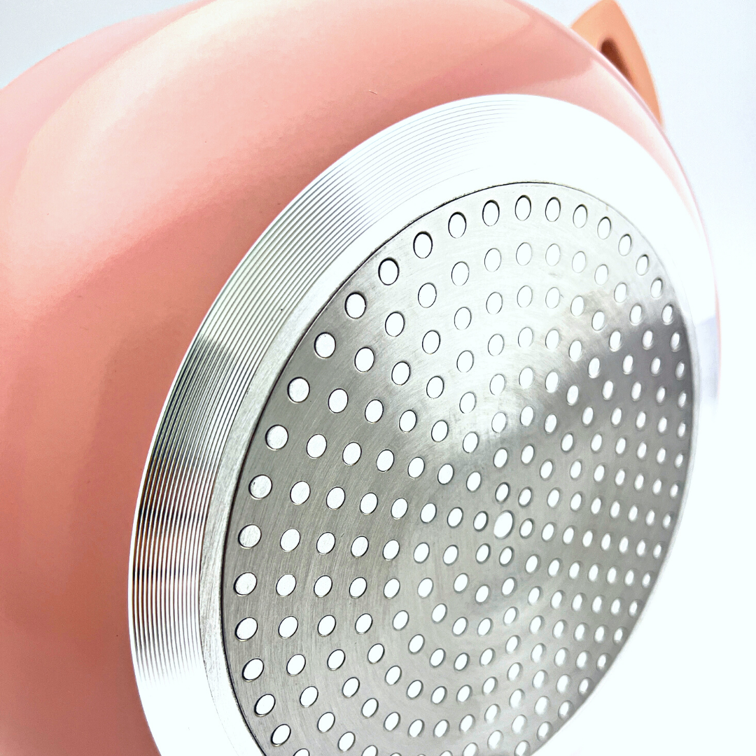 Pastel pink COLORS saucepan, suitable for all types of cookers, including induction 