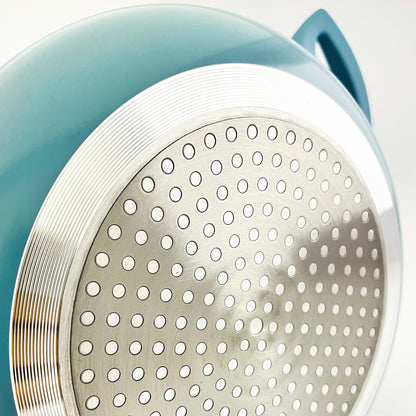 Cacerola COLORS azul cielo, apta para todo tipo de cocina incluso inducción